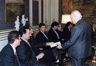 Incontro del Presidente della Repubblica Oscar Luigi Scalfaro con Don Luigi Ciotti, presidente di "Libera. Associazioni, nomi e numeri contro le mafie", con una delegazione, in occasione della "Giornata nazionale della memoria e dell'impegno", in ricordo di tutte le vittime delle mafie