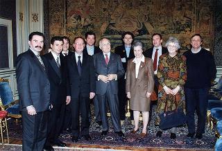 Incontro del Presidente della Repubblica Oscar Luigi Scalfaro con Don Luigi Ciotti, presidente di "Libera. Associazioni, nomi e numeri contro le mafie", con una delegazione, in occasione della "Giornata nazionale della memoria e dell'impegno", in ricordo di tutte le vittime delle mafie