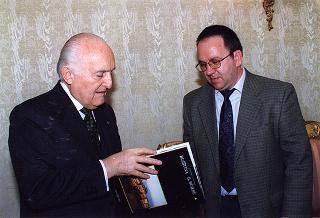 Incontro del Presidente della Repubblica Oscar Luigi Scalfaro con una delegazione della Comunità italiana di Buie-Croazia