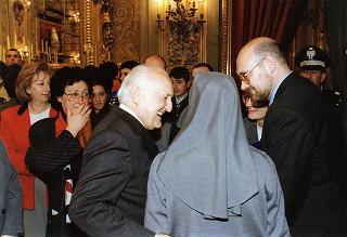 Incontro del Presidente della Repubblica Oscar Luigi Scalfaro con Suor Graziella Boscato, direttore responsabile di "Primavera, mondo giovane", con una delegazione di partecipanti alla fase conclusiva del progetto "Italia chiama Europa", promosso dal periodico