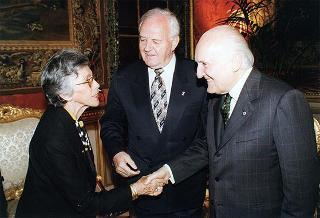 Il Presidente della Repubblica Oscar Luigi Scalfaro riceve Augustin Soliva, Presidente Internazionale dei Lions Clubs, con i Governatori dei Distretti Italiani dell'Associazione