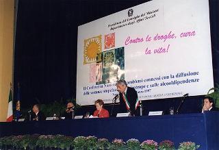 Intervento del Presidente della Repubblica a Napoli in occasione della II Conferenza nazionale sui problemi connessi con la diffusione delle sostanze stupefacenti e psicotrope e sull'alcoldipendenza