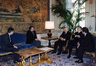 Il Presidente della Repubblica Oscar Luigi Scalfaro riceve la visita del Maestro Ruggero Raimondi, con il dott. Sergio Escobar, sovrintendente del Teatro dell'Opera di Roma
