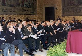 Intervento del Presidente della Repubblica alla presentazione della relazione annuale sull'attività svolta dall'Autorità Garante della Concorrenza e del Mercato nel 1996. Roma, Camera dei Deputati