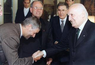 Fratel Davide Luigi Giordan, con padre Angelo Brusco, superiore generale dell'Ordine dei Camilliani, e Renato Bicego