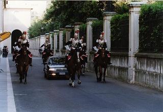 Omaggio dei Corazzieri al Presidente della Repubblica in occasione dell'anniversario del V anno di Presidenza