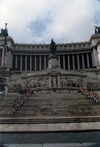 Roma, Altare della Patria: deposizione di una corona d'alloro da parte del Presidente della Repubblica in occasione della Festa Nazionale della Repubblica