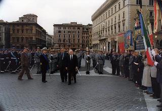 Roma, Altare della Patria: deposizione di una corona d'alloro da parte del Presidente della Repubblica in occasione della Festa Nazionale della Repubblica