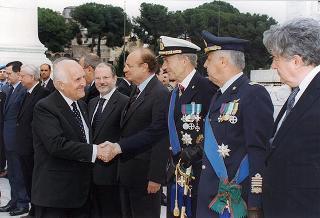 Roma, Altare della Patria: deposizione di una corona d'alloro da parte del Presidente della Repubblica in occasione della Festa Nazionale della Repubblica