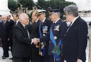 Roma, Altare della Patria: deposizione di una corona d'alloro da parte del Presidente della Repubblica in occasione della Festa Nazionale della Repubblica