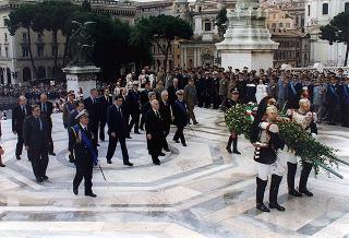 Roma, Altare della Patria: deposizione di una corona d'alloro da parte del Presidente della Repubblica in occasione della Festa Nazionale della Repubblica