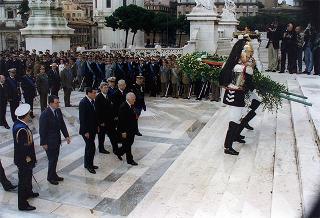 Roma, Altare della Patria: deposizione di una corona d'alloro da parte del Presidente della Repubblica in occasione della Festa Nazionale della Repubblica