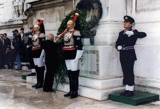 Roma, Altare della Patria: deposizione di una corona d'alloro da parte del Presidente della Repubblica in occasione della Festa Nazionale della Repubblica
