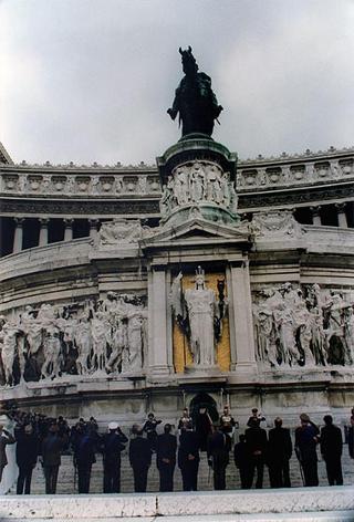 Roma, Altare della Patria: deposizione di una corona d'alloro da parte del Presidente della Repubblica in occasione della Festa Nazionale della Repubblica