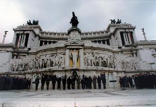 Roma, Altare della Patria: deposizione di una corona d'alloro da parte del Presidente della Repubblica in occasione della Festa Nazionale della Repubblica