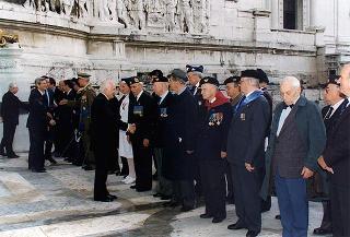 Roma, Altare della Patria: deposizione di una corona d'alloro da parte del Presidente della Repubblica in occasione della Festa Nazionale della Repubblica