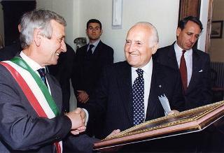 Alessandria: visita del Presidente della Repubblica in occasione della cerimonia di consegna della Medaglia d'Oro al Valor Militare al Gonfalone della Provincia