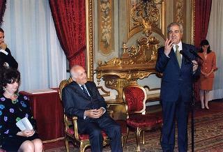 On. Bartolo Ciccardini, presidente dell'Associazione dei ristoranti italiani nel mondo "Ciao Italia", con una delegazione del sodalizio