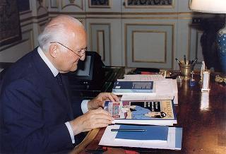 Giovanni Pepi, condirettore de "Il Giornale di Sicilia", per presentare il volume Cronaca in classe