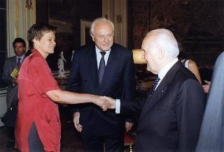 Il Presidente della Repubblica Oscar Luigi Scalfaro incontra Erich B. Kusch, presidente dell'Associazione della stampa estera in Italia, con il Consiglio direttivo 1997-'98 del sodalizio