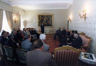 Il Presidente della Repubblica Oscar Luigi Scalfaro incontra Lino Giannotti, presidente della Società ciclistica Rinascita di Ravenna, con una delegazione, per il 50° anniversario di fondazione del sodalizio