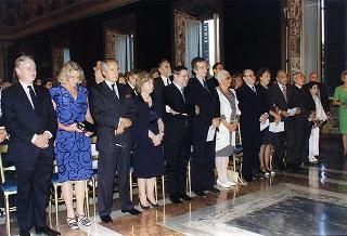 Consiglieri internazionali del Praemium Imperiale Giapponese, i vincitori del premio per il 1997 e gli esponenti della Japan Art Association