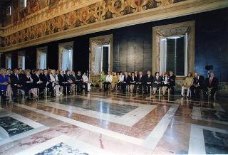 Consiglieri internazionali del Praemium Imperiale Giapponese, i vincitori del premio per il 1997 e gli esponenti della Japan Art Association