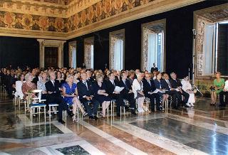 Consiglieri internazionali del Praemium Imperiale Giapponese, i vincitori del premio per il 1997 e gli esponenti della Japan Art Association