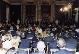 Consiglieri internazionali del Praemium Imperiale Giapponese, i vincitori del premio per il 1997 e gli esponenti della Japan Art Association