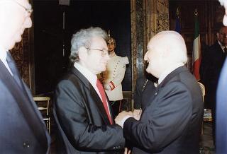 Consiglieri internazionali del Praemium Imperiale Giapponese, i vincitori del premio per il 1997 e gli esponenti della Japan Art Association