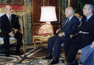 Il Presidente della Repubblica Oscar Luigi Scalfaro riceve in udienza Enzo Iacopino, presidente dell'Associazione della stampa parlamentare, con una delegazione