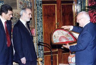 Il Presidente della Repubblica Oscar Luigi Scalfaro riceve in udienza Enzo Iacopino, presidente dell'Associazione della stampa parlamentare, con una delegazione