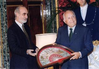 Il Presidente della Repubblica Oscar Luigi Scalfaro riceve in udienza Enzo Iacopino, presidente dell'Associazione della stampa parlamentare, con una delegazione