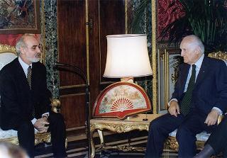 Il Presidente della Repubblica Oscar Luigi Scalfaro riceve in udienza Enzo Iacopino, presidente dell'Associazione della stampa parlamentare, con una delegazione