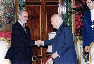 Il Presidente della Repubblica Oscar Luigi Scalfaro riceve in udienza Enzo Iacopino, presidente dell'Associazione della stampa parlamentare, con una delegazione