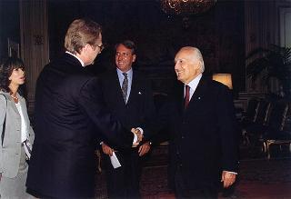 Il Presidente della Repubblica Oscar Luigi Scalfaro incontra Arthur Eggleton, ministro della Difesa del Canada