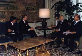 Il Presidente della Repubblica Oscar Luigi Scalfaro incontra Arthur Eggleton, ministro della Difesa del Canada