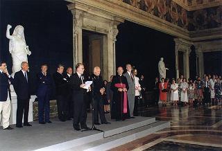Il Presidente della Repubblica Oscar Luigi Scalfaro riceve in visita di omaggio il prof. Antonio De Salvo e il prof. Mario Sola, presidenti rispettivamente dell'Unione Esperantista Cattolica Internazionale ed Italiana, ed una delegazione di partecipanti al 50° Congresso dell'Unione
