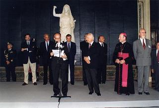 Il Presidente della Repubblica Oscar Luigi Scalfaro riceve in visita di omaggio il prof. Antonio De Salvo e il prof. Mario Sola, presidenti rispettivamente dell'Unione Esperantista Cattolica Internazionale ed Italiana, ed una delegazione di partecipanti al 50° Congresso dell'Unione