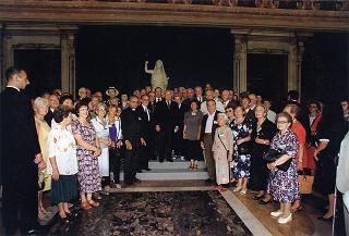 Il Presidente della Repubblica Oscar Luigi Scalfaro riceve in visita di omaggio il prof. Antonio De Salvo e il prof. Mario Sola, presidenti rispettivamente dell'Unione Esperantista Cattolica Internazionale ed Italiana, ed una delegazione di partecipanti al 50° Congresso dell'Unione
