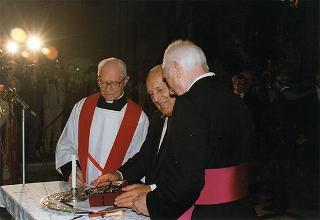 Intervento del Presidente della Repubblica Scalfaro alla 4^ celebrazione della ricognizione delle reliquie dei Santi Patroni, a Suno (Novara)