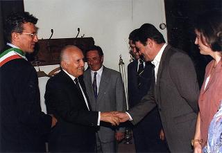 Intervento del Presidente della Repubblica Scalfaro alla 4^ celebrazione della ricognizione delle reliquie dei Santi Patroni, a Suno (Novara)