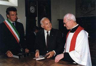 Intervento del Presidente della Repubblica Scalfaro alla 4^ celebrazione della ricognizione delle reliquie dei Santi Patroni, a Suno (Novara)