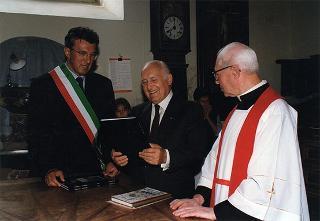 Intervento del Presidente della Repubblica Scalfaro alla 4^ celebrazione della ricognizione delle reliquie dei Santi Patroni, a Suno (Novara)