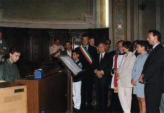 Intervento del Presidente della Repubblica Scalfaro alla 4^ celebrazione della ricognizione delle reliquie dei Santi Patroni, a Suno (Novara)