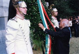 Intervento del Presidente della Repubblica Oscar Luigi Scalfaro alla cerimonia in memoria dei Caduti della Divisione &quot;Acqui&quot; a Verona