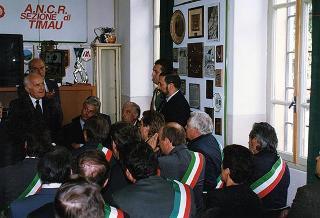 Timau (Udine): intervento del Presidente della Repubblica alla manifestazione promossa dal Comitato nazionale per le celebrazioni del Cinquantennale della Repubblica e della Costituzione, in occasione della consegna della Medaglia d'Oro alla Memoria di Maria Plozner (portatrici carniche)