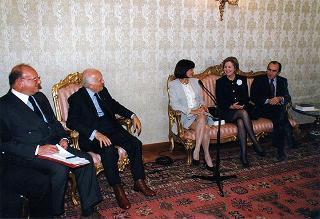Sen. Patrizia Toia, sottosegretario di Stato agli affari esteri, con una delegazione di borsisti americani della Commissione Fullbright
