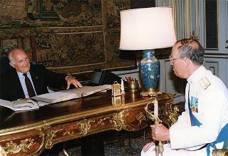 Amm. sq. Mario Angeli, presidente del Consiglio Superiore delle Forze Armate: visita di congedo