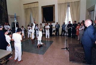 Ragazzi brasiliani interpreti di uno spettacolo realizzato nell'ambito del progetto "Capoeira"